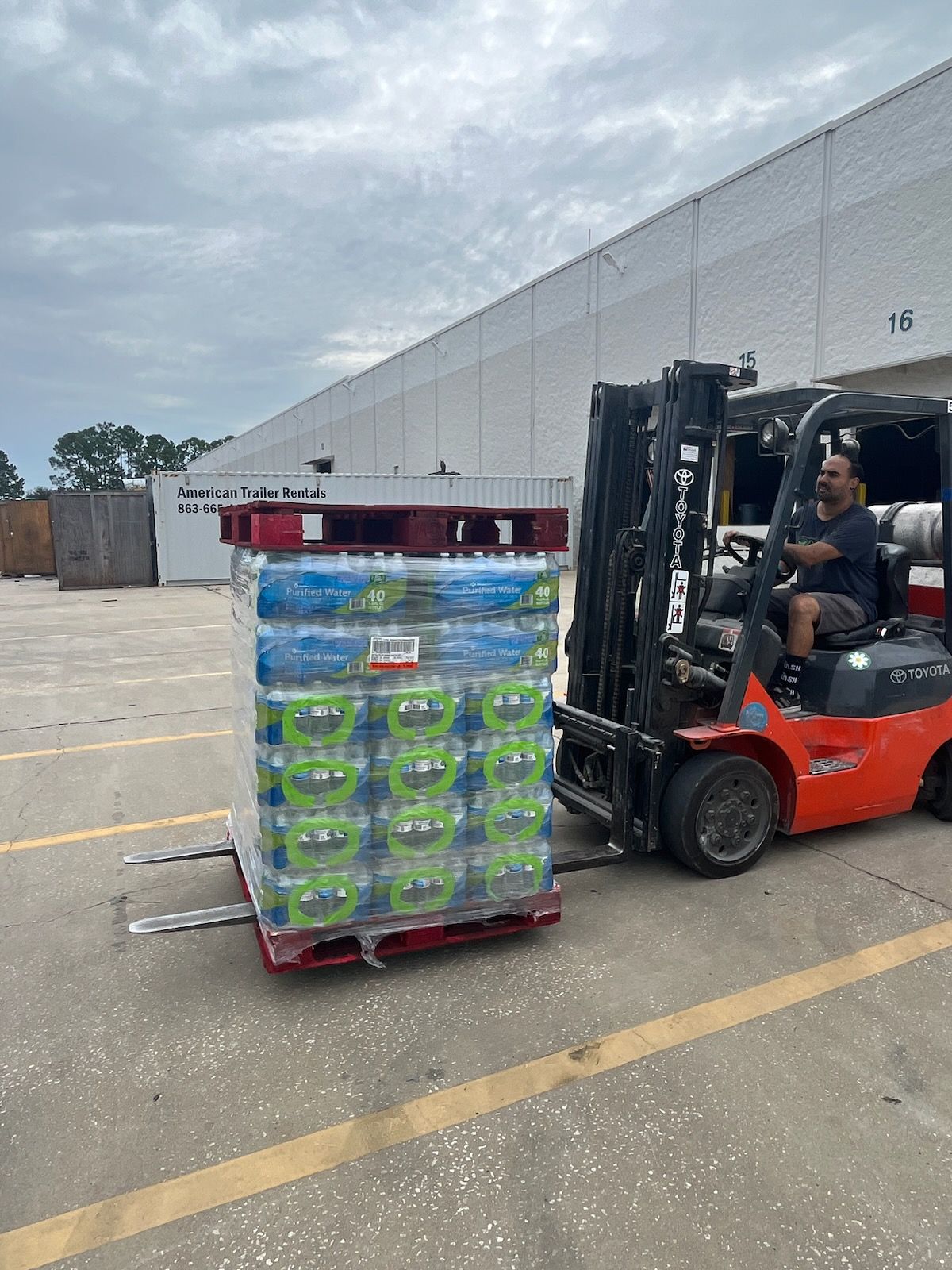 Member's Mark Purified Water – Full Pallet (1,920 Bottles, 16.9 oz)