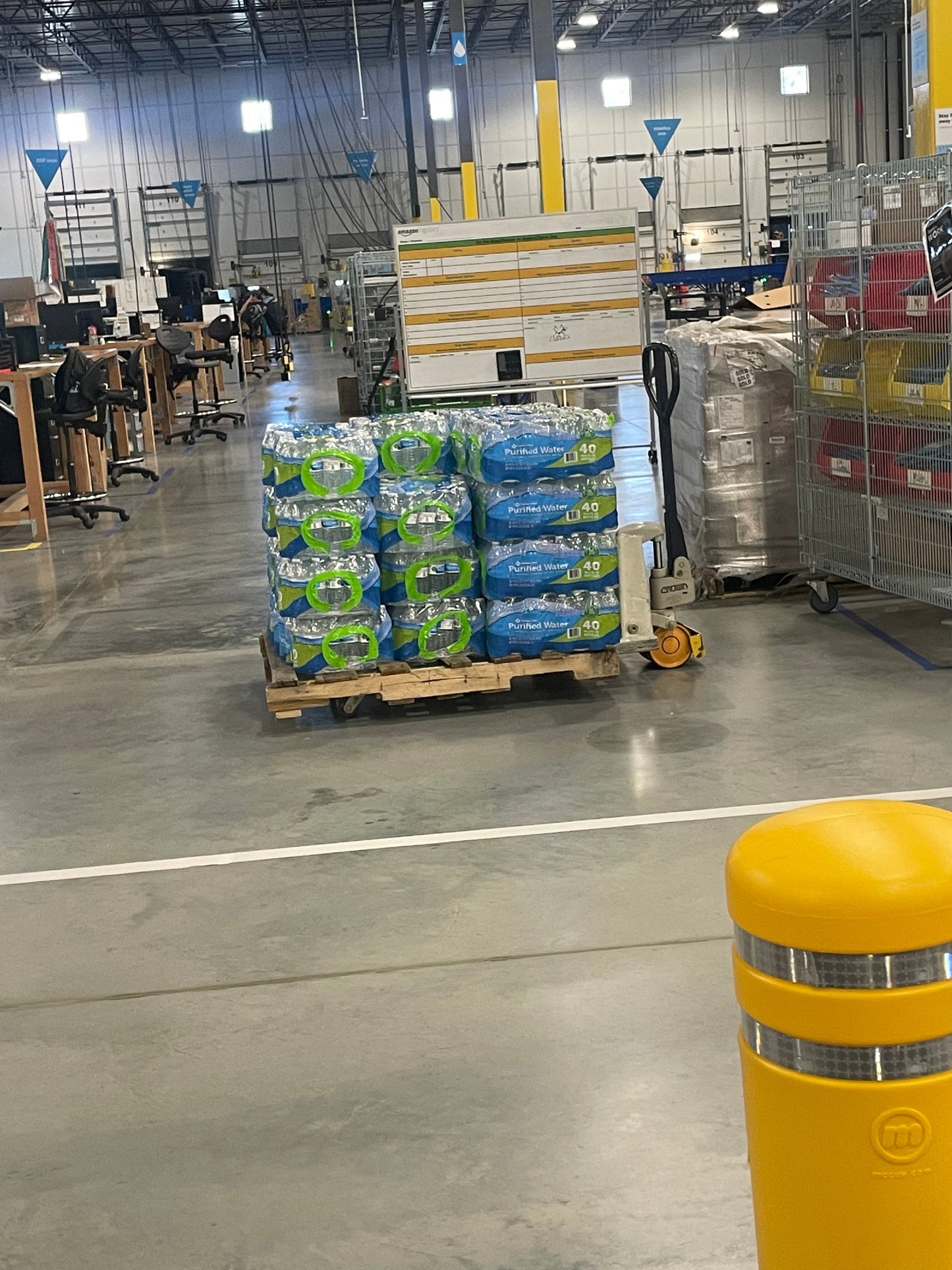 Member's Mark Purified Water – Half Pallet (960 Bottles, 16.9 oz)