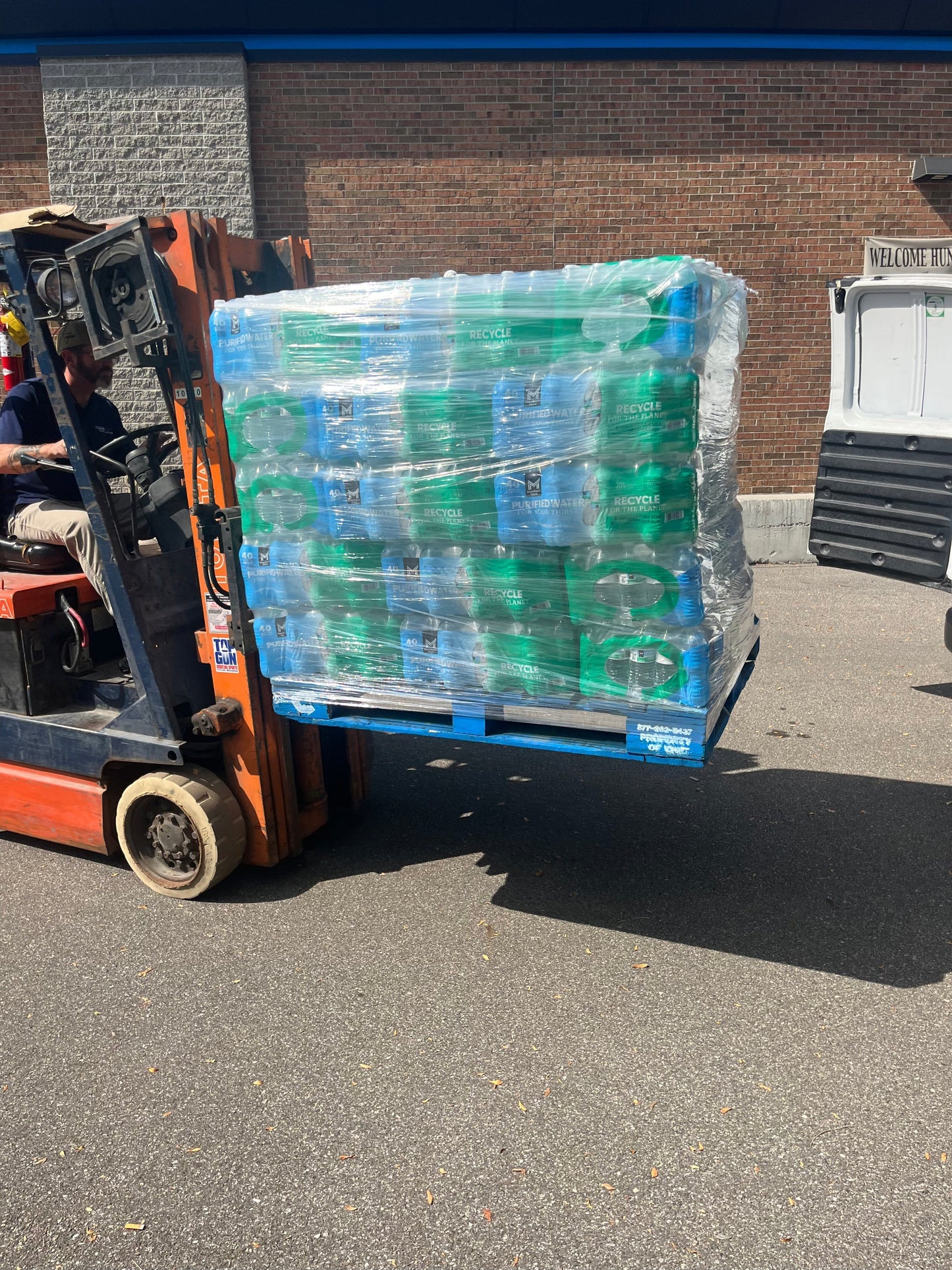 Member's Mark Purified Water – Full Pallet (1,920 Bottles, 16.9 oz)