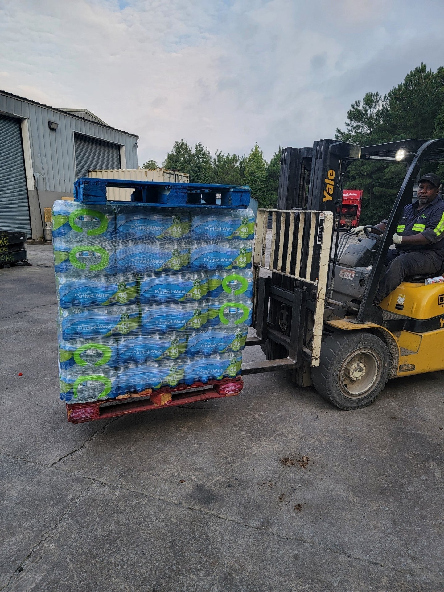 Member's Mark Purified Water – Full Pallet (1,920 Bottles, 16.9 oz)