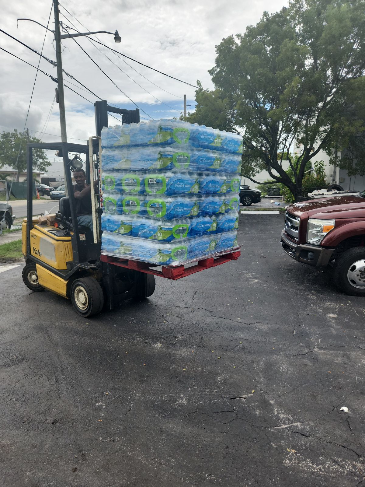 Member's Mark Purified Water – Full Pallet (1,920 Bottles, 16.9 oz)