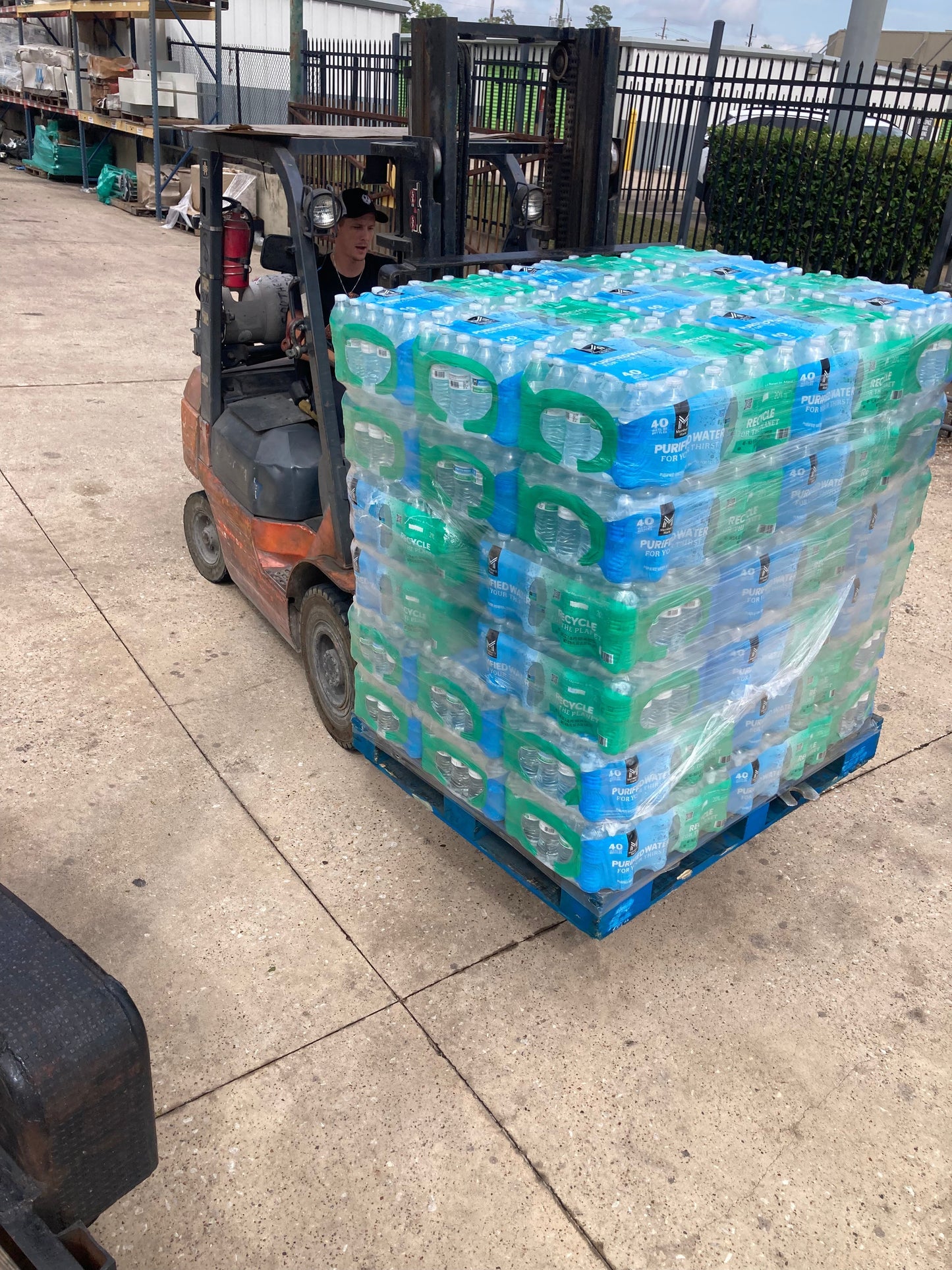 Member's Mark Purified Water – Full Pallet (1,920 Bottles, 16.9 oz)