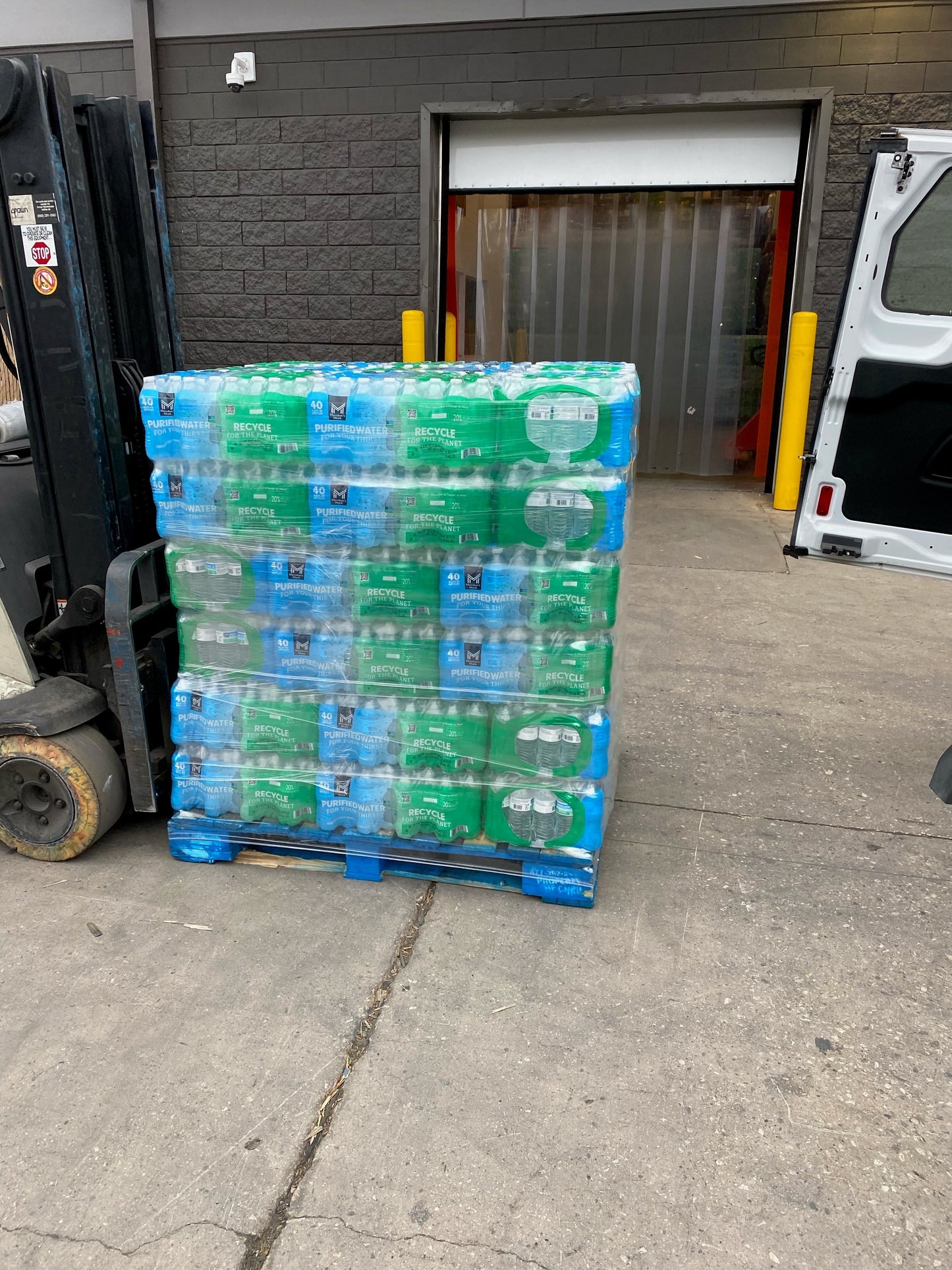 Member's Mark Purified Water – Full Pallet (1,920 Bottles, 16.9 oz)