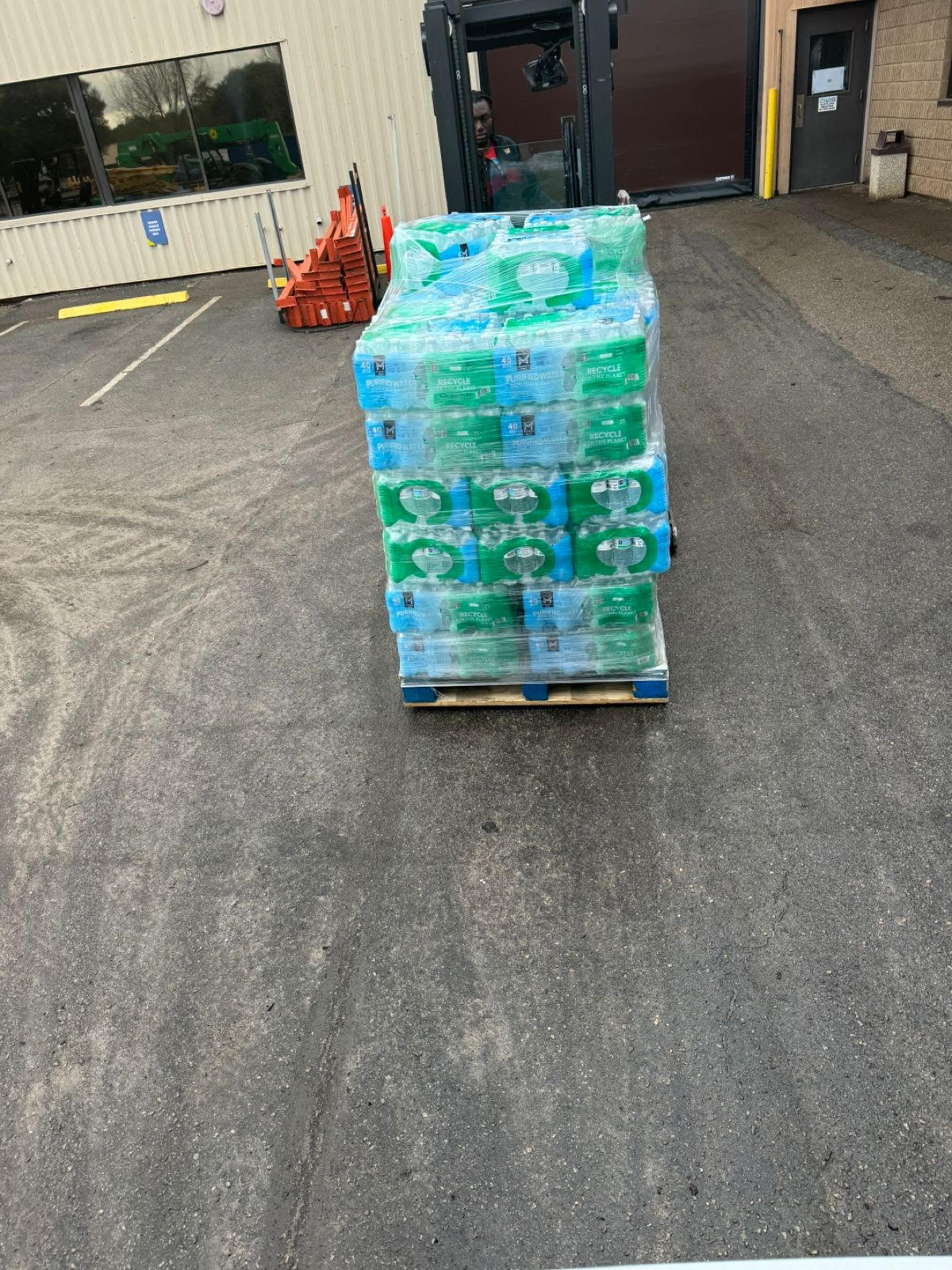 Member's Mark Purified Water – Full Pallet (1,920 Bottles, 16.9 oz)